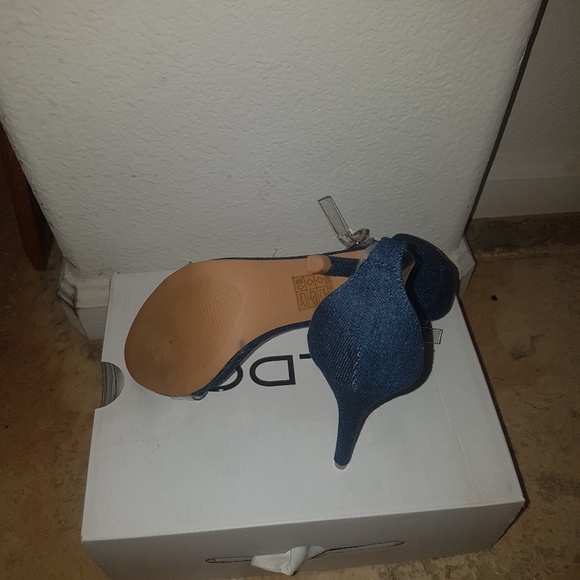 Shoes - Picture 4 of 4